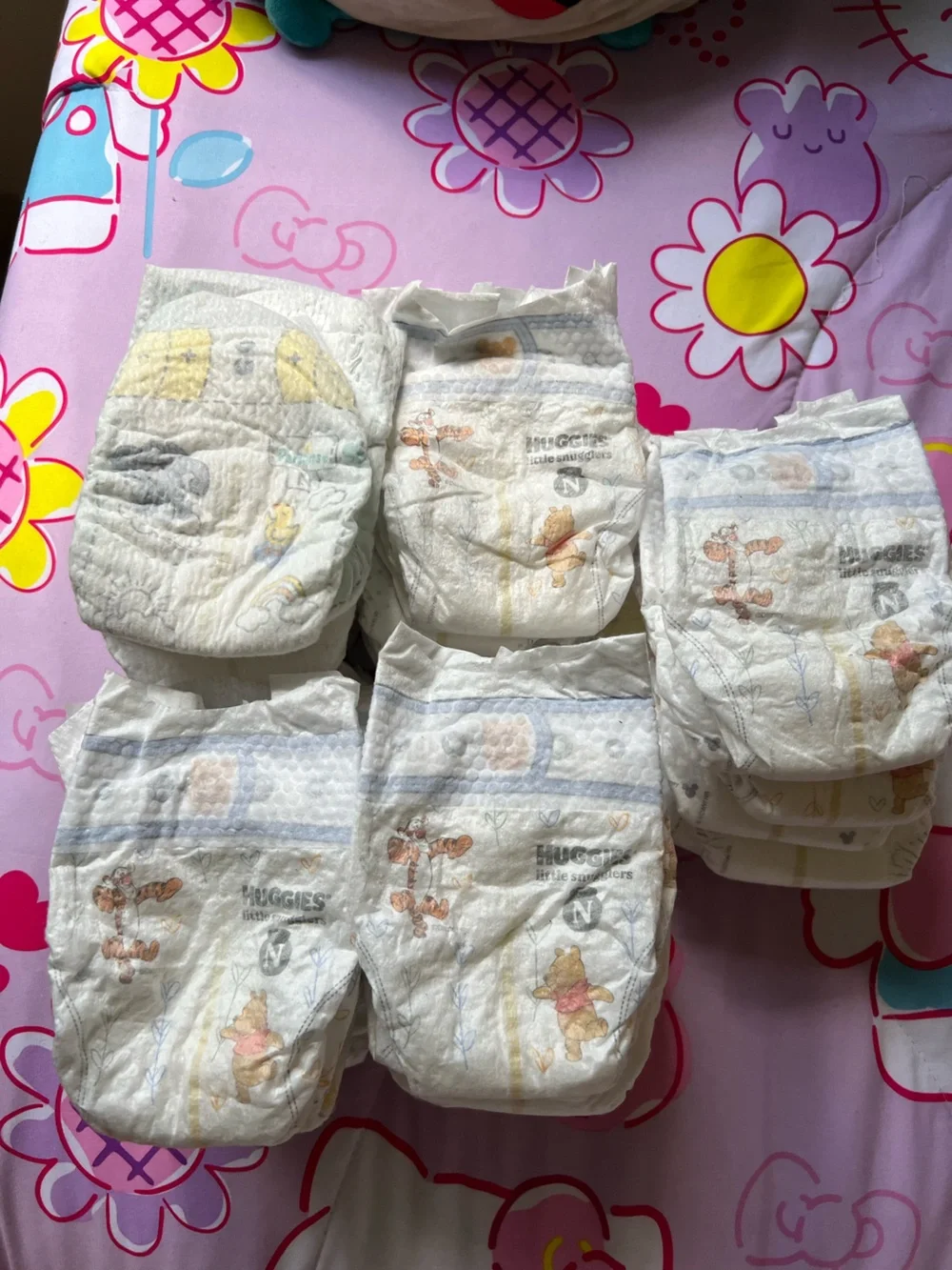 Huggies Baby Diapers newborn 31 count - White with Pastel Animal Prints